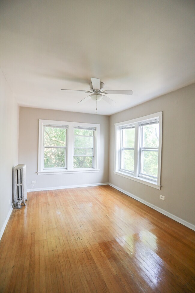 Foto del edificio - 5051 N Glenwood Ave