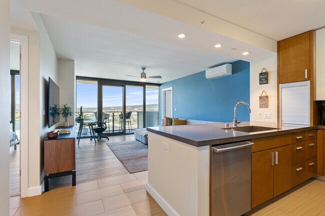 Foto del edificio - Fully Furnished 2 Bed / 2 Bath Condo with ...