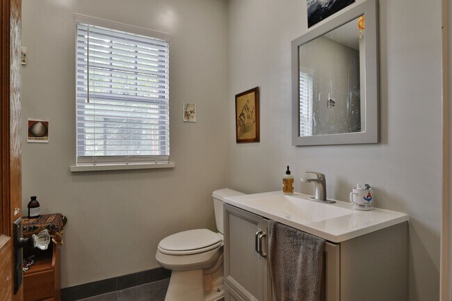 Foto del edificio - Highly Sought After OSU 6 Bedroom House Iuka Ravine with 2 new bathrooms and free off-street parking