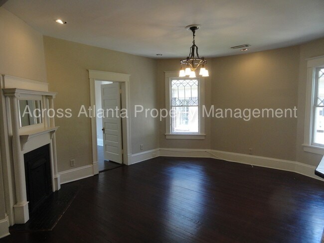 Building Photo - 908 Saint Charles Ave NE