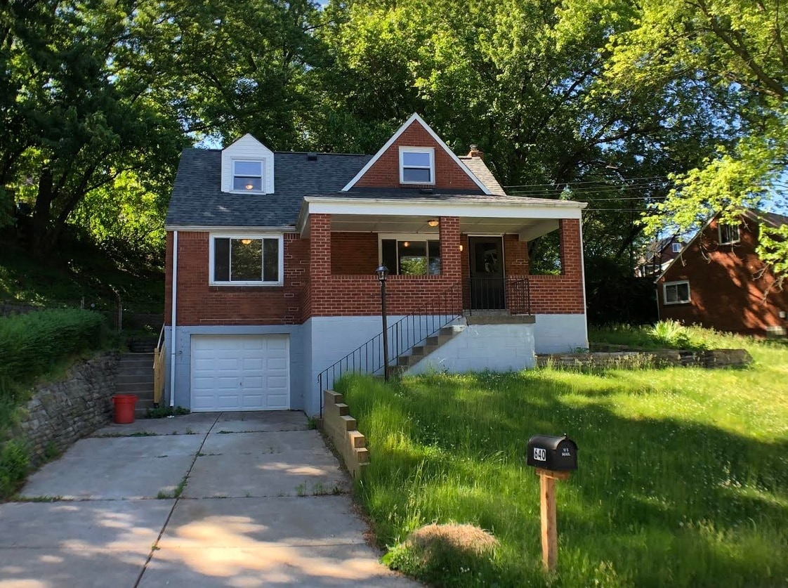 Primary Photo - 640 Hillside Dr