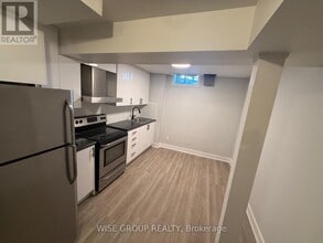 Building Photo - 55 Purdy Crescent