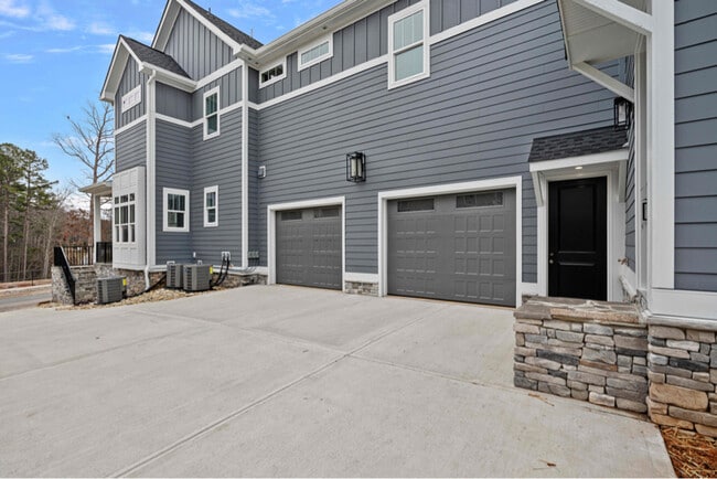 Building Photo - 805 Naples Dr