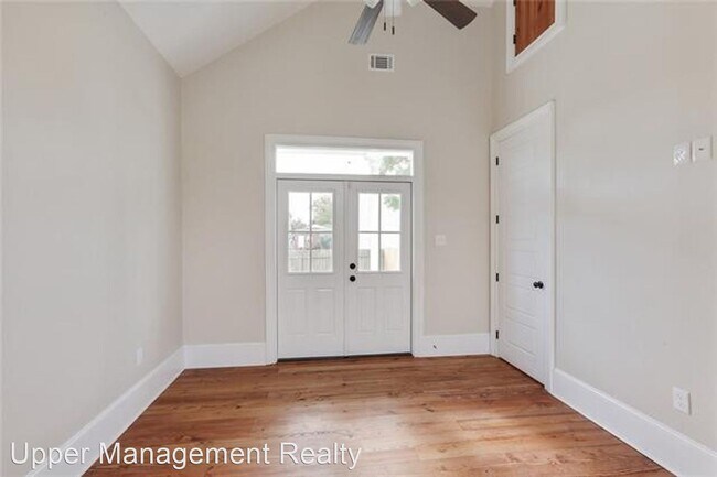 Building Photo - 1 br, 1 bath Apartment - 1562 N Prieur St ...