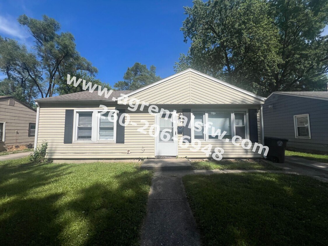 Primary Photo - 2 Bedroom House