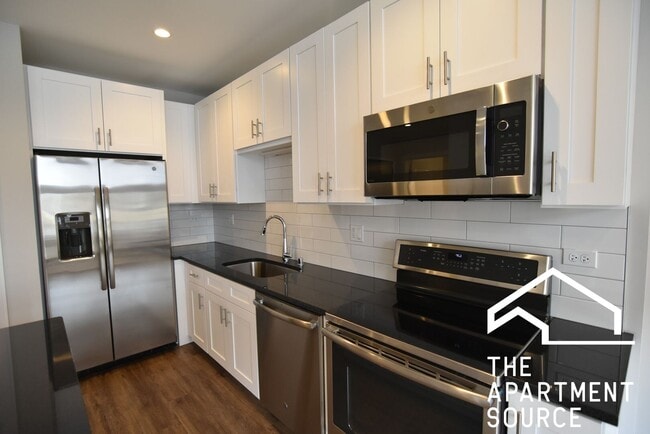 Photo - 3833 N Broadway Apartment