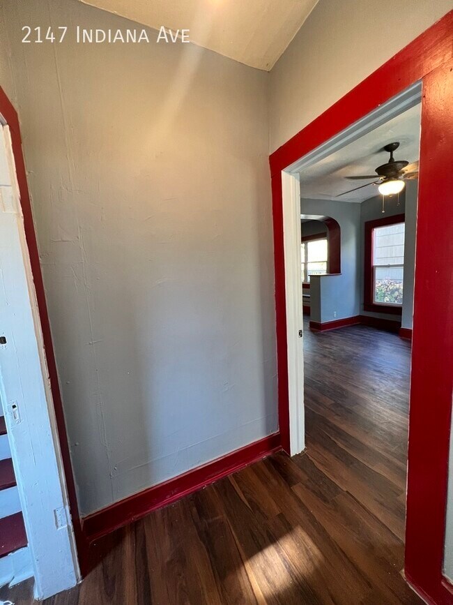 Building Photo - Huge 7 Bedroom 4 Bath Home Close To OSU Av...