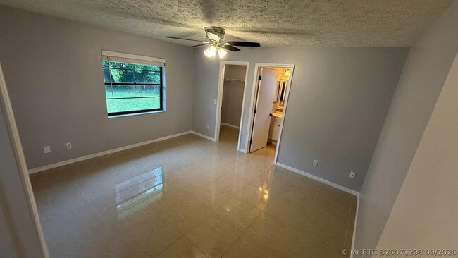 Foto del edificio - 1832 SE Manth Ln
