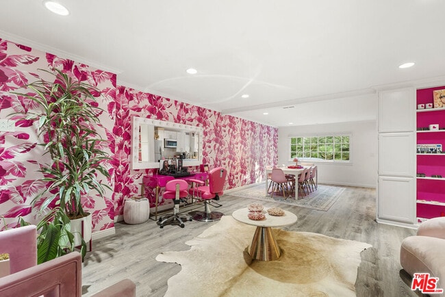 Building Photo - 906 Benedict Canyon Drive