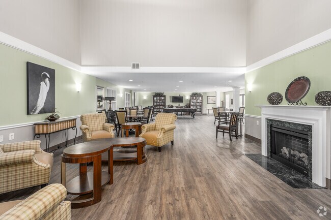 Salón - River Point Senior Apartments