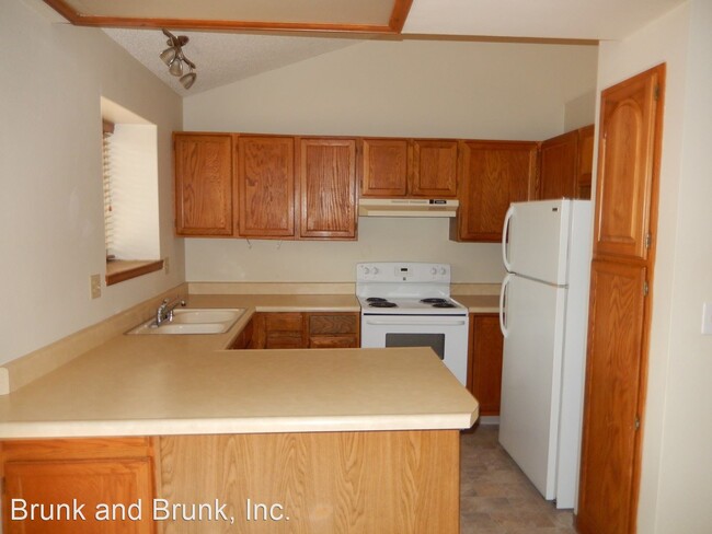 Building Photo - 3 br, 2 bath House - 1840 Seven Arrow Drive