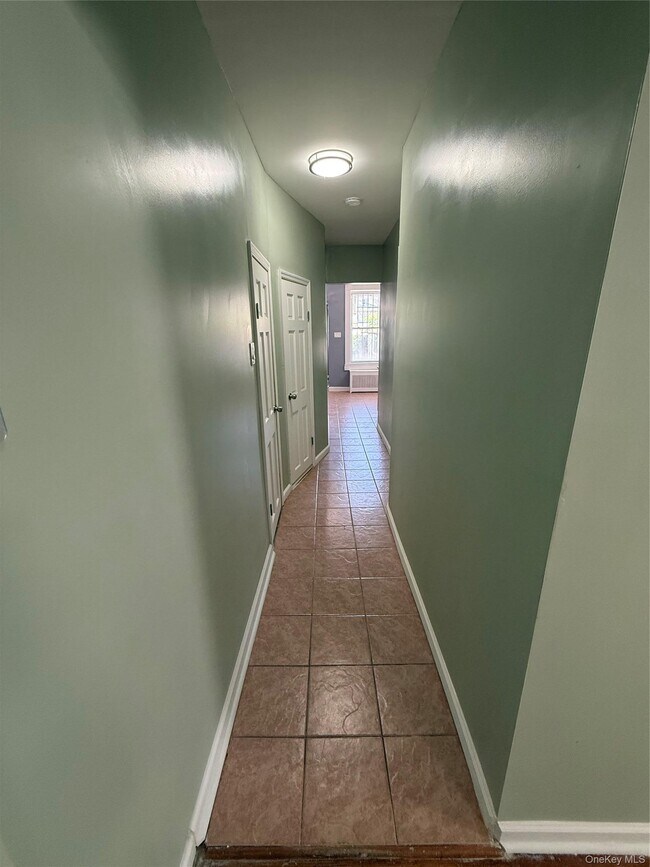 Foto del edificio - 597 E 4th St