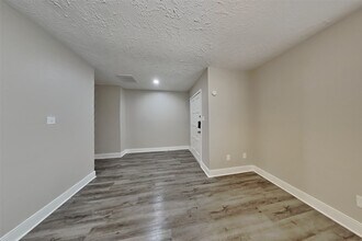 Building Photo - 11615 Bonaparte Dr