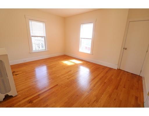 Building Photo - 14 Trask St
