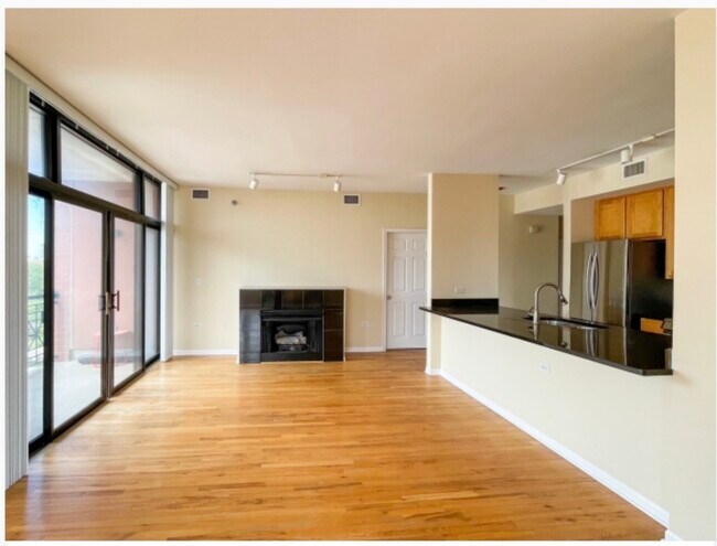 Foto del edificio - 3232 N Halsted St