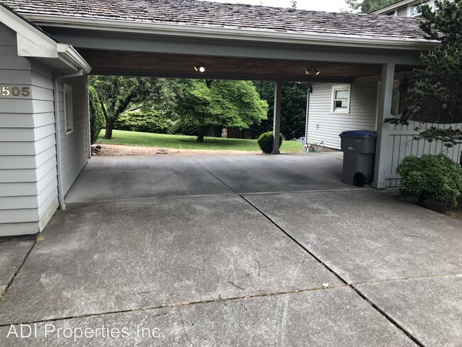 Foto del edificio - 10505 SW Canterbury Ln