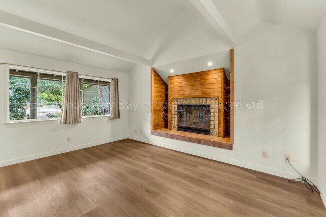 Foto del edificio - 706 Crocker Ave