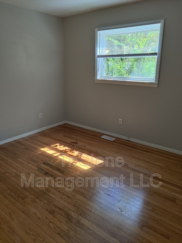 Building Photo - 9131 Feldbank Dr