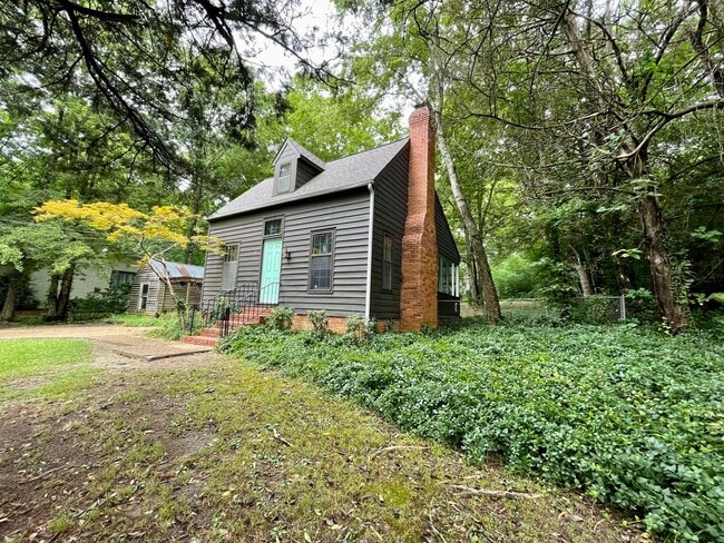 Photo - 107 Herbert St House