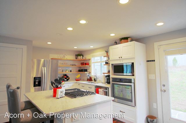 Building Photo - 3 br, 3.5 bath House - 918 Orient St.