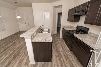 Building Photo - 9603 Schouten Dr