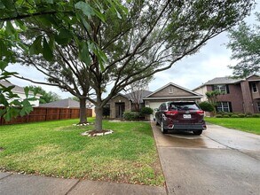 Building Photo - 2211 Winding Hollow Dr
