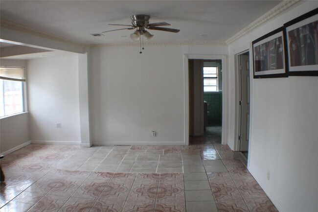 Foto del edificio - 7014 Fairway Dr