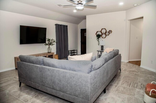 Foto del edificio - 1631 City Pass Ln