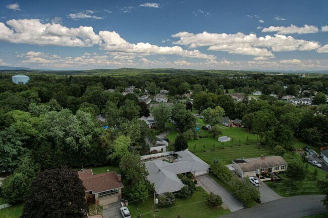 Foto del edificio - 9 Truman Ct