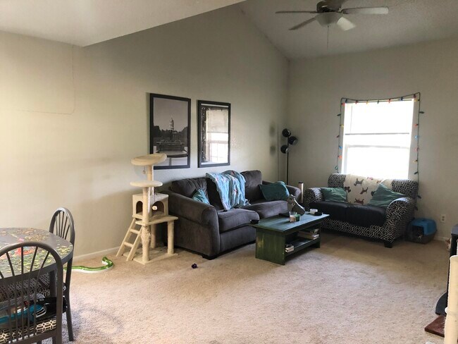 Foto del edificio - 1703 Steamboat Ln