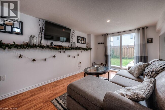 Building Photo - 132 PROSPERITY Dr