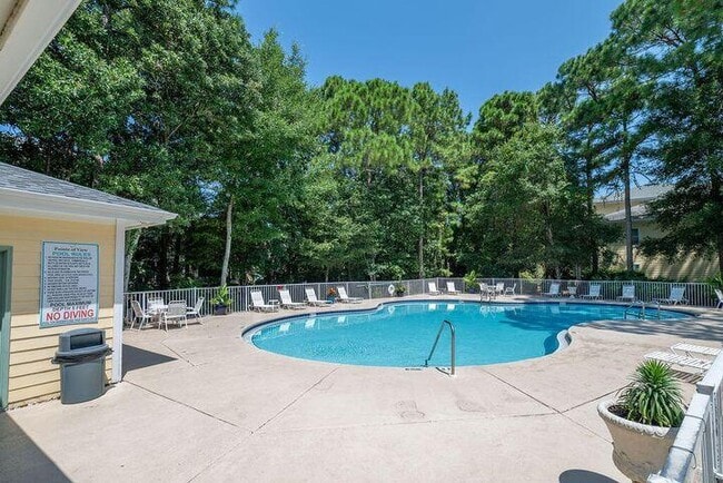 Building Photo - 200 Sandestin Ln