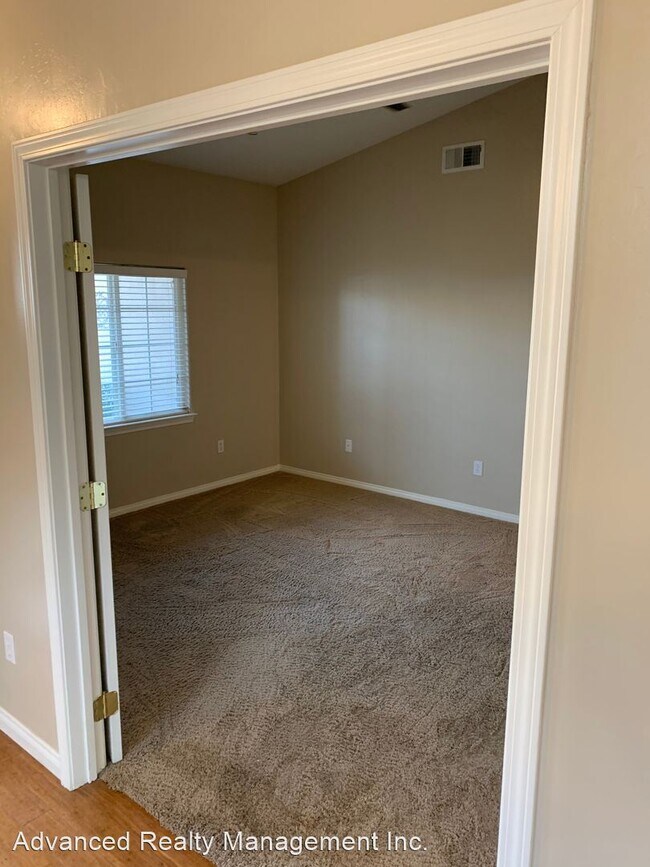 Building Photo - 4 br, 2 bath House - 4911 Smokey Mountain Way