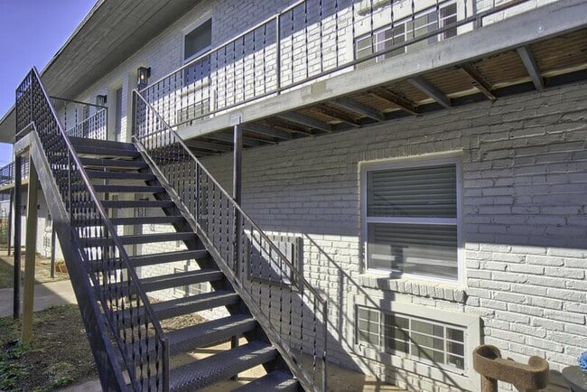 Building Photo - 3905 Alabama Ave