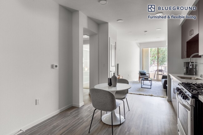 Foto del edificio - 7403 La Tijera Blvd