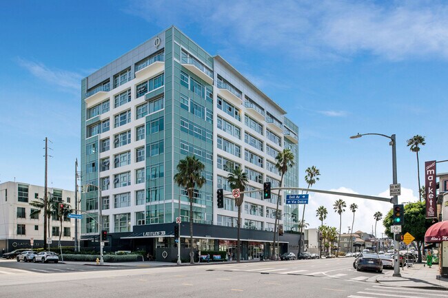 Building Photo - 3111 Via Dolce