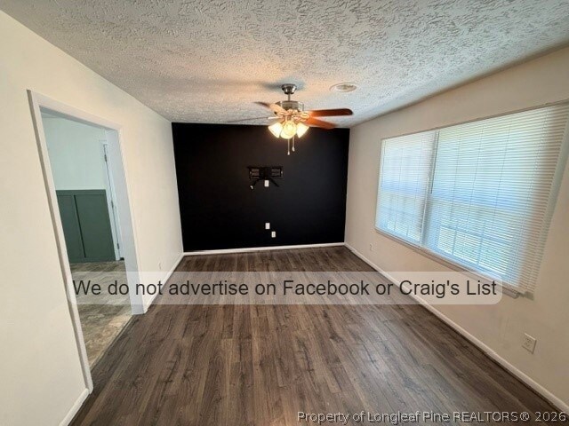 Foto del edificio - 5947 Spinner Rd