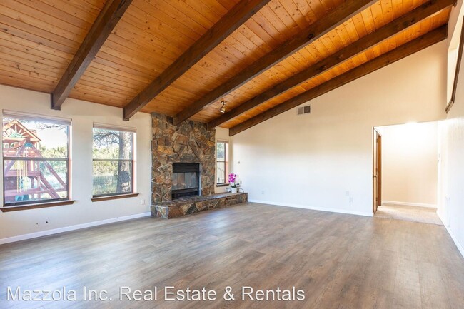 Building Photo - 3 br, 2 bath House - 252 Frost Rd