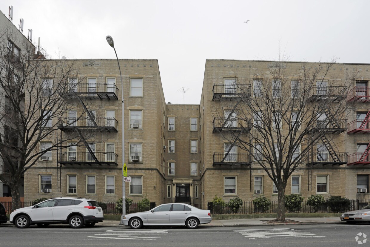 Building Photo - 2916 21st Ave