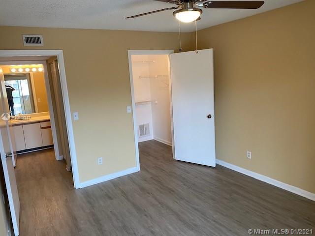 Foto principal - 8439 SW 5th St