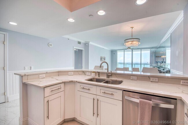 Foto del edificio - 2650 Lake Shore Dr