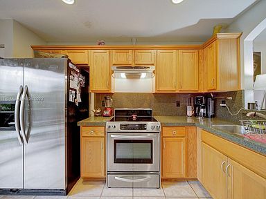 Building Photo - 7057 SW 164th Ct