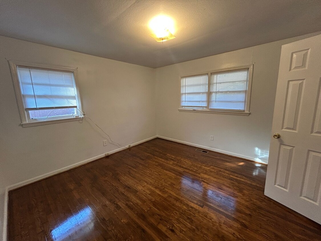 Building Photo - 5581 Edith St