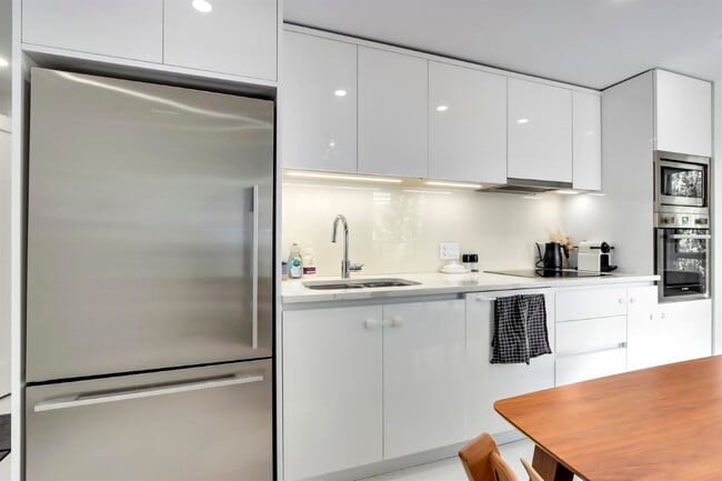 Building Photo - 2239 W 7th Ave