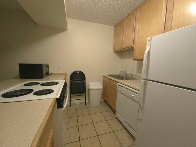 Photo - Two Mile Creek, Fresh and Modern Second Floor Condo