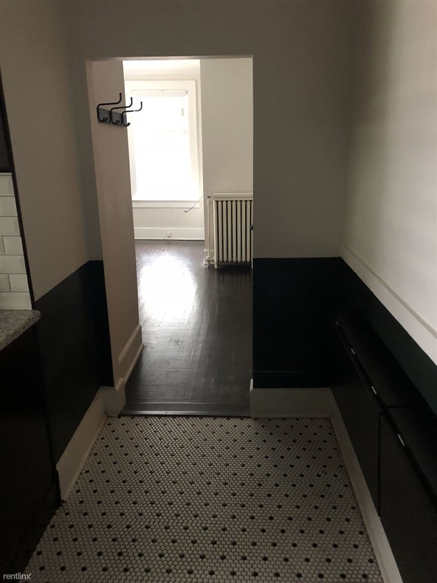 Building Photo - Studio, 1 bath  - 200 E Edenton St Apt 7