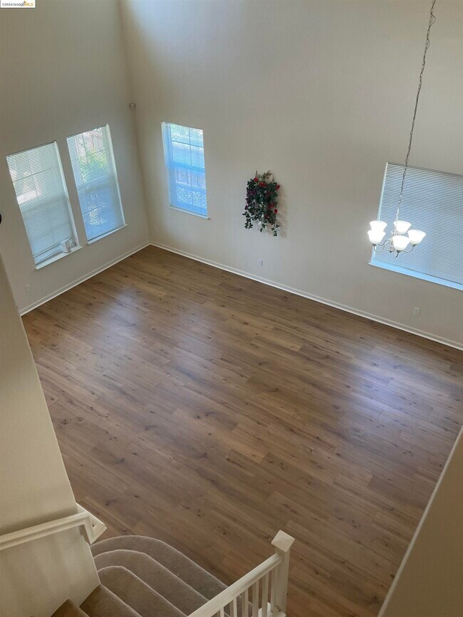 Building Photo - 118 Vella Cir