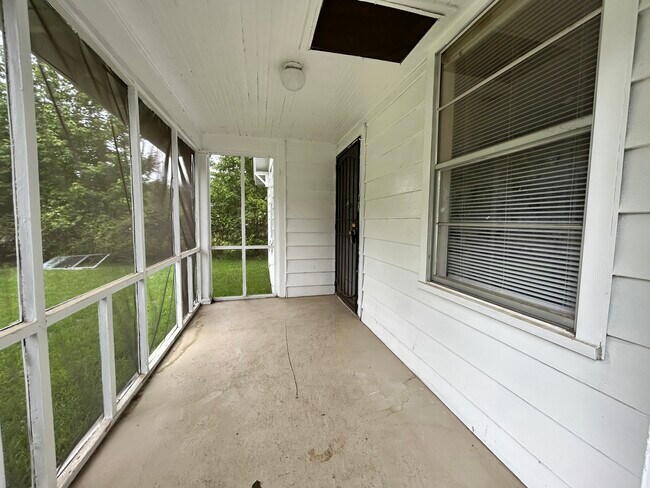 Building Photo - 1807 W 27th Ave