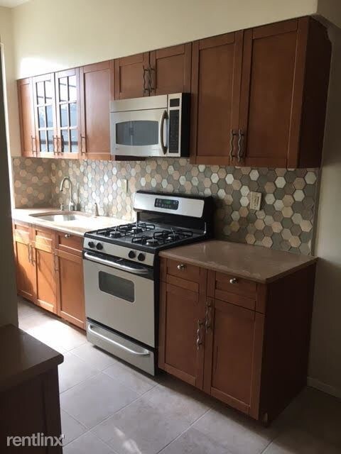 Foto del edificio - 6014 67th Ave