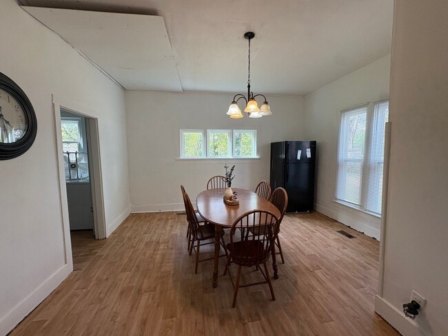 Foto del edificio - For Rent